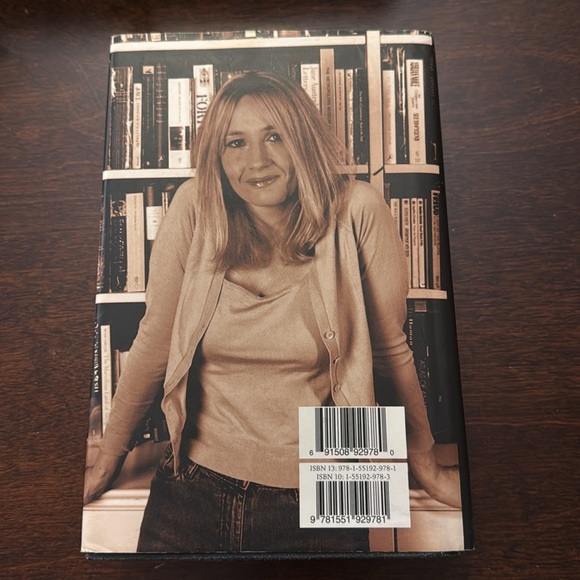 Harry Potter and the Deathly Hallows adult cover art - Picture 2 of 3